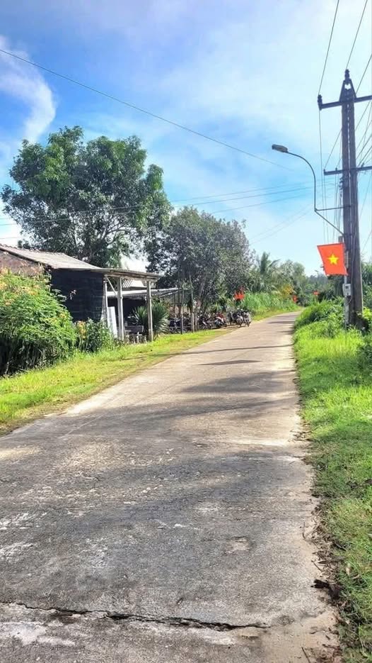 Đất nền mặt tiền đường chính Bãi Tắm Nam Phước, Đức Phổ, 200m² - Cơ hội đầu tư tuyệt vời!