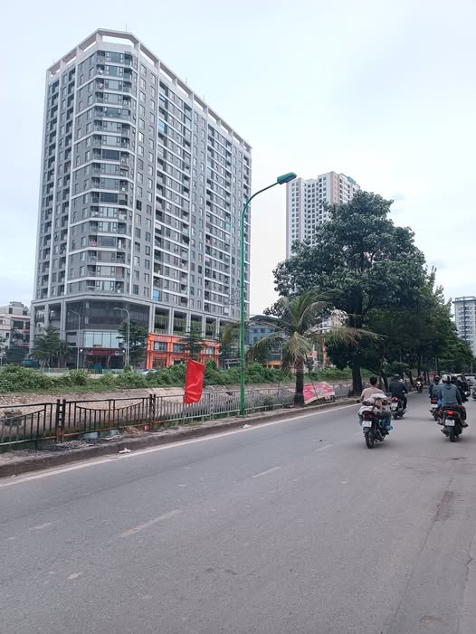 Toà nhà FrontHouse Trịnh Đình Cửu, Hoàng Mai 200m² giá 112 tỷ - Thiết kế hiện đại, view sông thoáng mát!