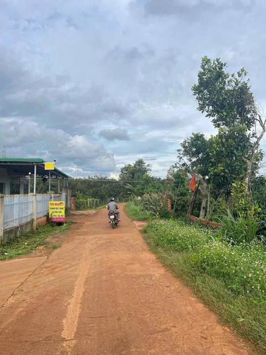 Nhà cấp 4 Thôn 5, Phú Xuân 707m² giá 1.2 tỷ - Đường bê tông, chính chủ!