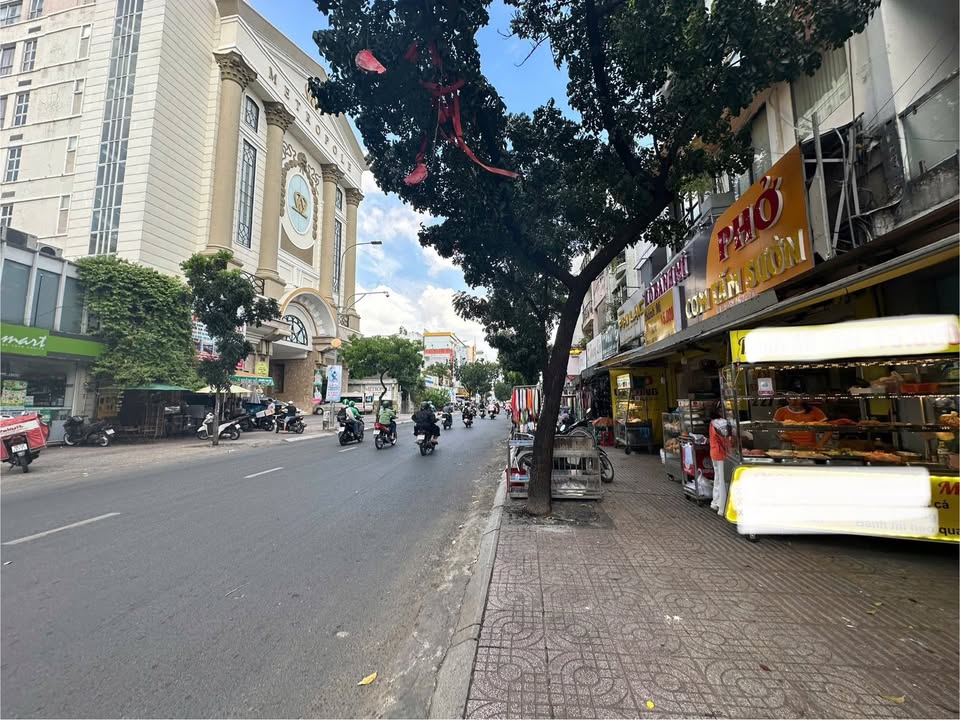 Nhà nguyên căn cho thuê mặt tiền Lý Chính Thắng, Q3, 92m² - Giá 30 triệu/tháng, thoải mái sửa chữa!