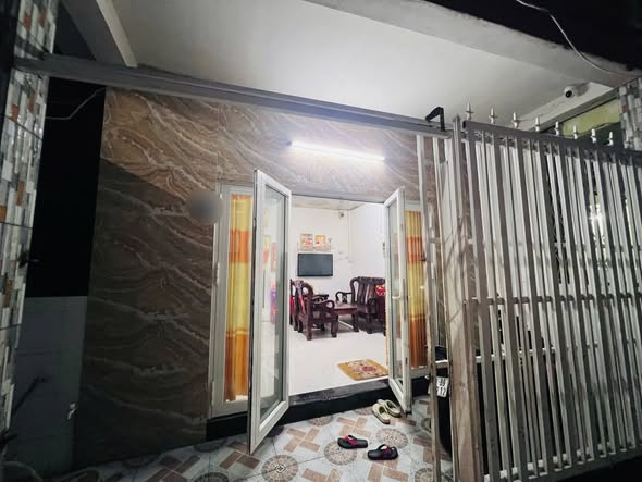 Nhà bán tại Phường 6, Mỹ Tho 40m² giá 1.5 tỷ - Hẻm thông xe ba gác