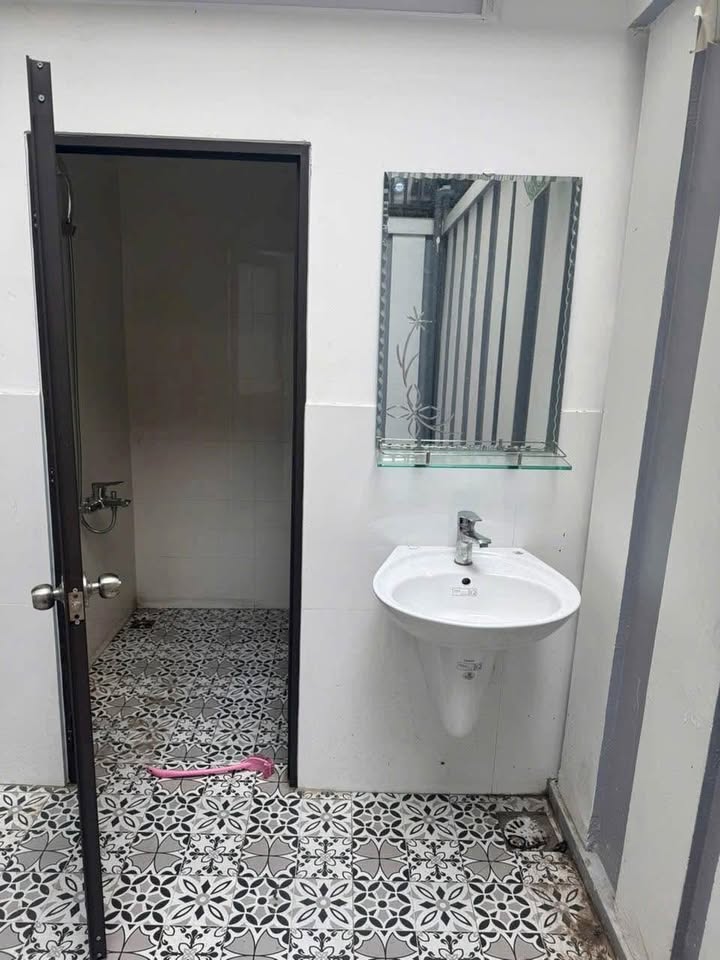 Nhà phố 1 trệt 3 lầu đường Đoàn Thị Điểm 75m² giá 4.999 tỷ - Kinh doanh thuận lợi ngay trung tâm!