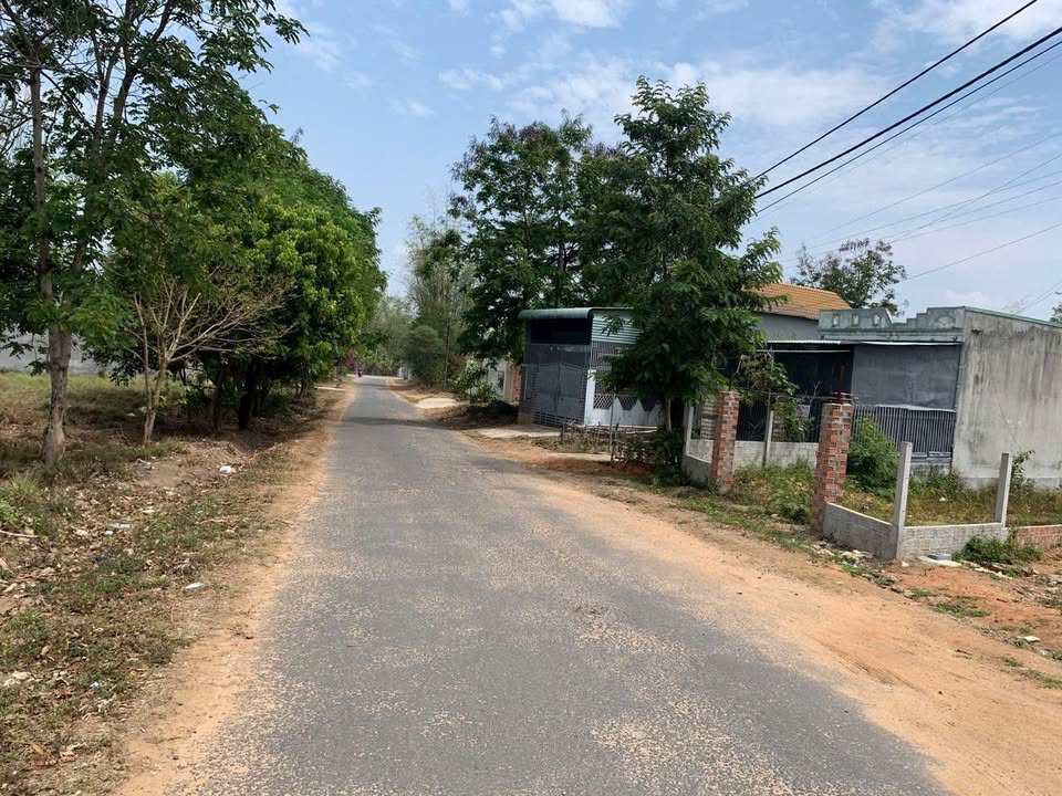 Đất mặt tiền Nguyễn Lương Bằng, phường Lê Lợi, TP Kon Tum 300m² - Đầu tư sinh lời ngay!