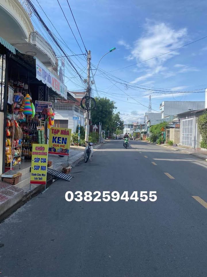 Đất nền chính chủ khu vực Thống Nhất, Kon Tum 92.88m² - Giá 2 tỷ - Hướng Tây