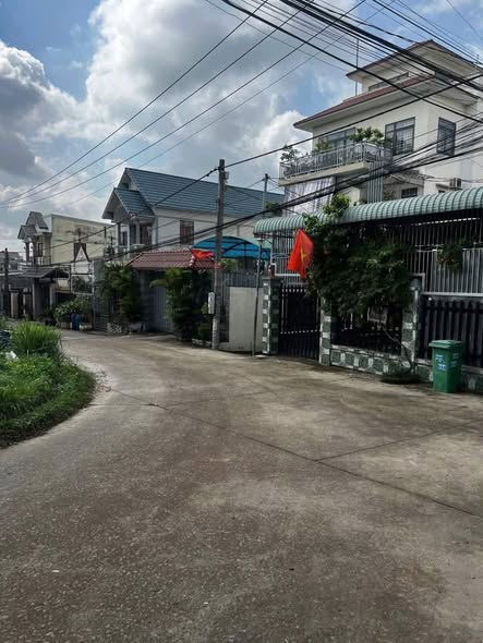 Bán đất có nhà kho tại Phước Tân 105m² giá 1.35 tỷ - Kinh doanh thuận lợi!