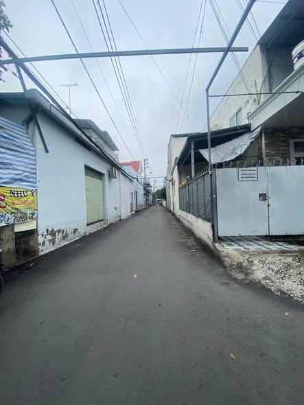 Nhà 2 mặt tiền Bình Trưng Đông 103m² giá 7.7 tỷ - Hiếm có khó tìm!