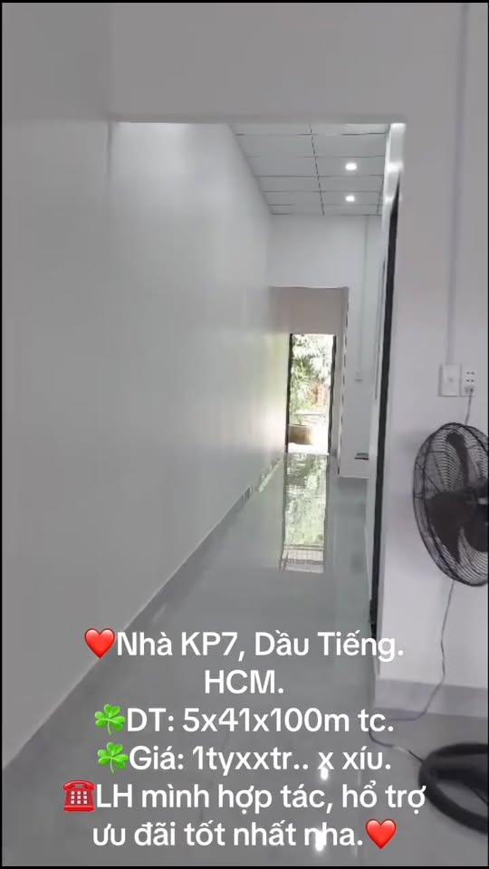 Nhà phố tại khu phố 7, Thủ Dầu Một 205m² giá 1.9 tỷ - Mặt tiền hẻm rộng rãi!