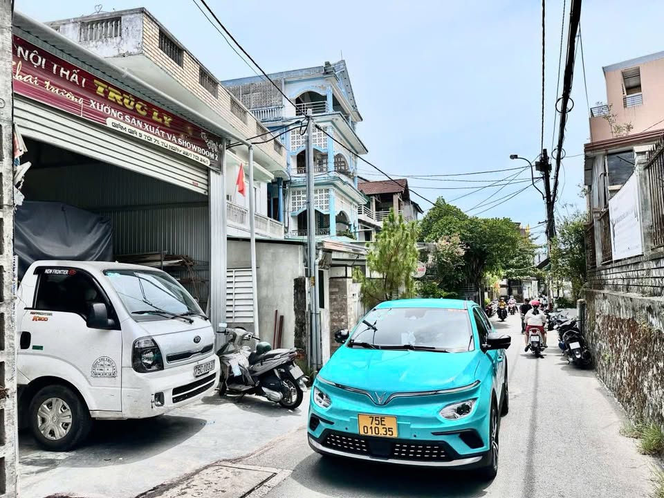 Nhà 2.5 tầng mặt tiền Hàm Nghi, Phước Vĩnh, Huế 138m² giá 5 tỷ - Vị trí đắc địa ngay trung tâm!