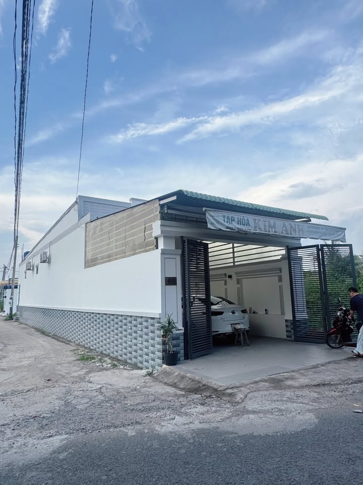 Nhà phố Mỹ Phong, TP. Mỹ Tho 130m² giá 3.85 tỷ - Mặt tiền đường kênh nổi!