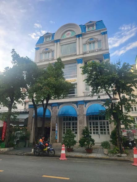 Văn phòng cho thuê tại quận 7 - Diện tích 1000m² - Thiết kế hiện đại