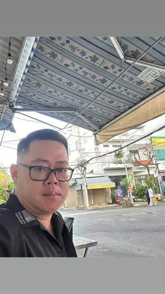 FrontHouse mặt tiền Quận 1 - 72m² giá 34 tỷ - Kinh doanh sầm uất quanh năm!