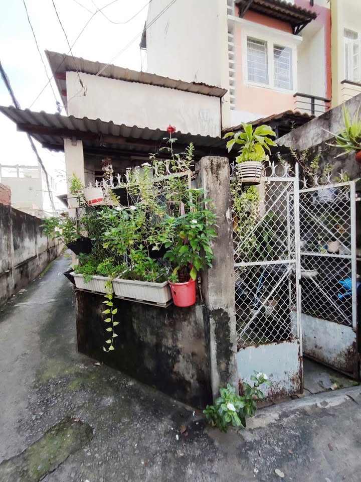 Nhà cấp 4 đường Phan Văn Trị, 46m² giá 4 tỷ - Tiện xây mới ngay!