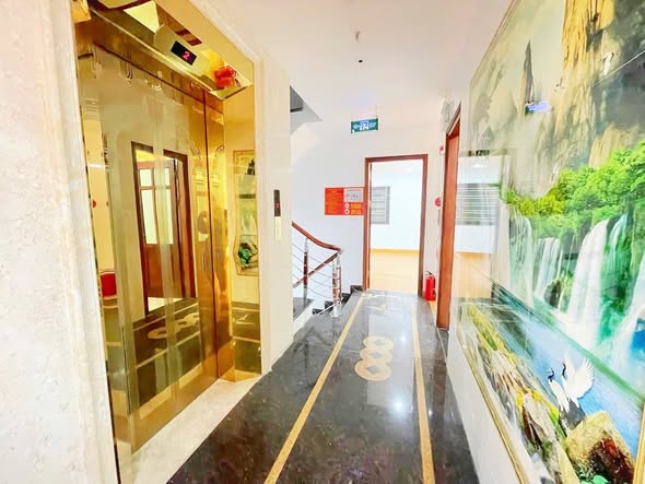 Nhà Mặt phố 9 tầng Thịnh Quang 93m² giá 41 tỷ - Đầu tư sinh lời ngay!