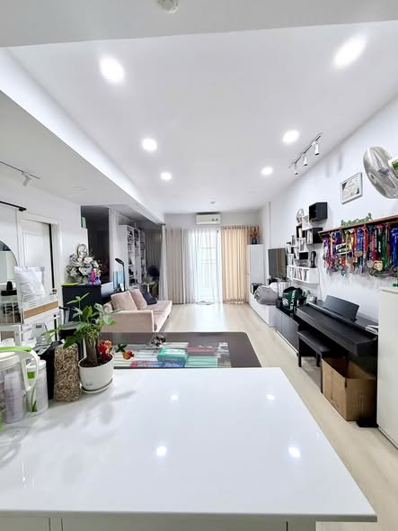 Căn hộ Wilton Tower Bình Thạnh 58m² giá 5.6 tỷ - Thiết kế hiện đại, view đẹp!