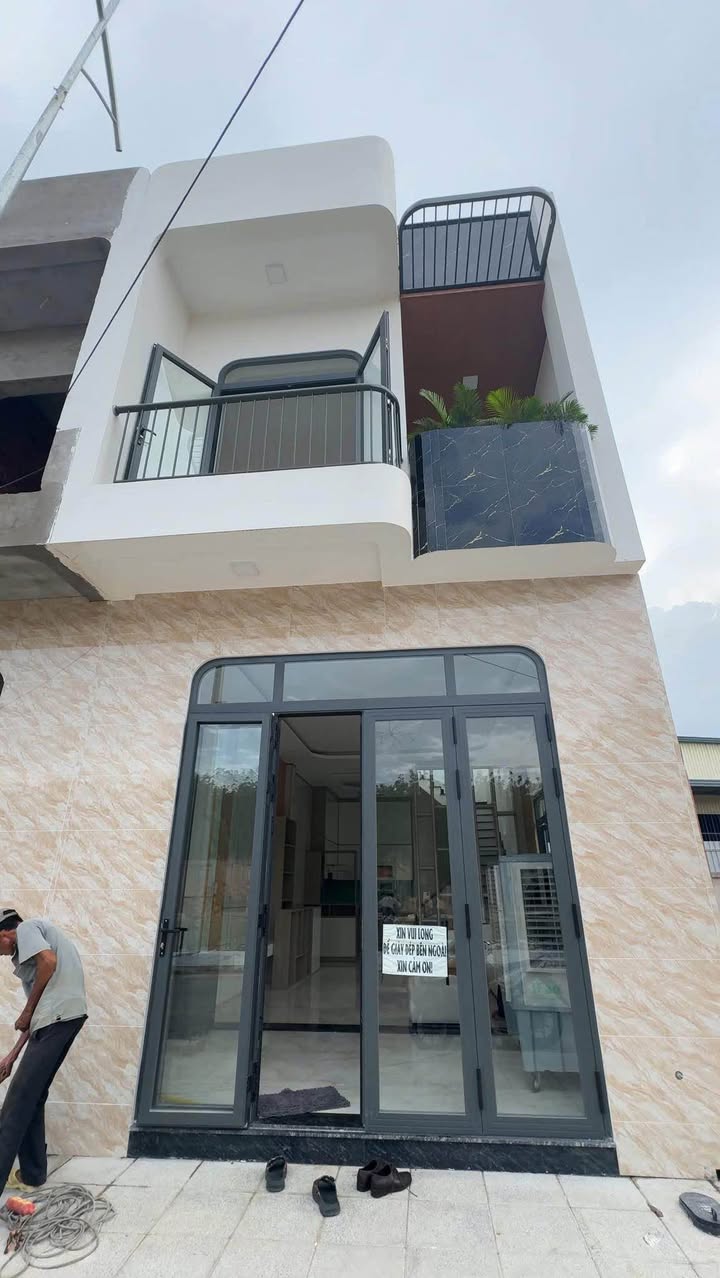 Nhà mới 2 tầng tại Tân Hiệp - 70m² giá 450 triệu - Sẵn sàng vào ở ngay!