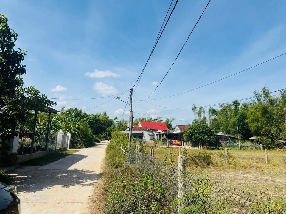 Đất nền lô góc Cát Tân - 153m² giá 300 triệu - Đầu tư sinh lời ngay!