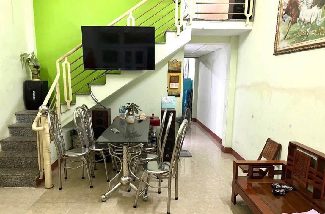 Nhà Hàng Mặt Tiền Hùng Vương, Phường Nhơn Phú, 60m², Giá 2.8 Tỷ - Sổ Đỏ Chính Chủ!