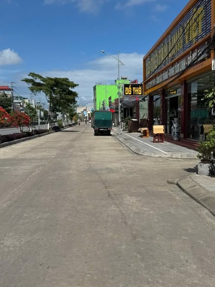 Đất Cẩm Sơn 460m² giá 23.5 triệu/m² - Kinh doanh sầm uất, ô góc hai mặt tiền!