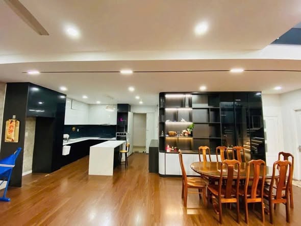 Căn hộ Penthouse + Duplex 3PN 4WC tại Quận Bình Thạnh 184m² - Sổ hồng lâu dài, giá chỉ 13.5 tỷ!
