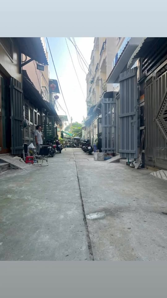 Nhà 2 lầu hẻm xe hơi Huỳnh Thị Hai 28m² giá 1.82 tỷ - Pháp lý rõ ràng