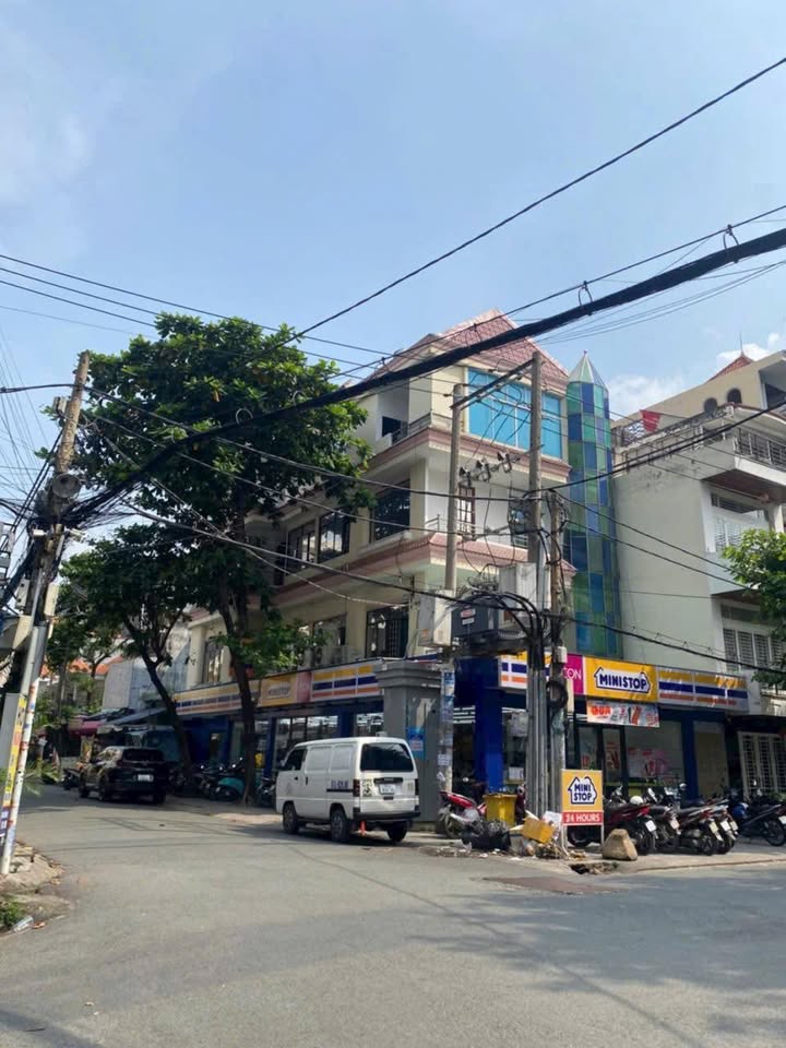 Nhà phố mặt tiền Nguyễn Gia Trí, Bình Thạnh 168m² giá 63 tỷ - Vị trí hiếm góc 2 mặt thoáng!