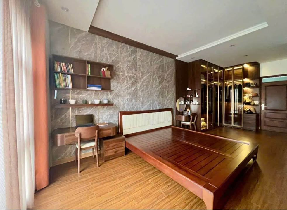 Nhà 3 tầng chính chủ Mạo Khê 100m² giá 8 tỷ - Vị trí đắc địa gần trường học!