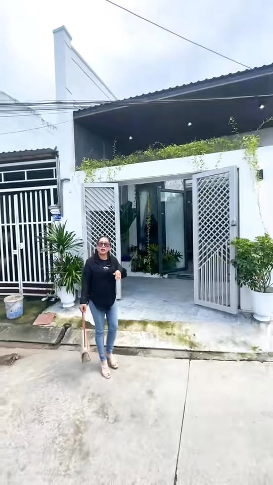 Nhà mặt tiền đường Sương Nguyệt Anh, Vĩnh Lạc 93.1m² giá 2 tỷ - Kinh doanh sầm uất!