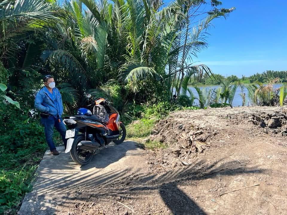 Đất mặt tiền Sông Vàm Cỏ 3.700m² giá 1.7 tỷ - Đầu tư sinh lời hấp dẫn!