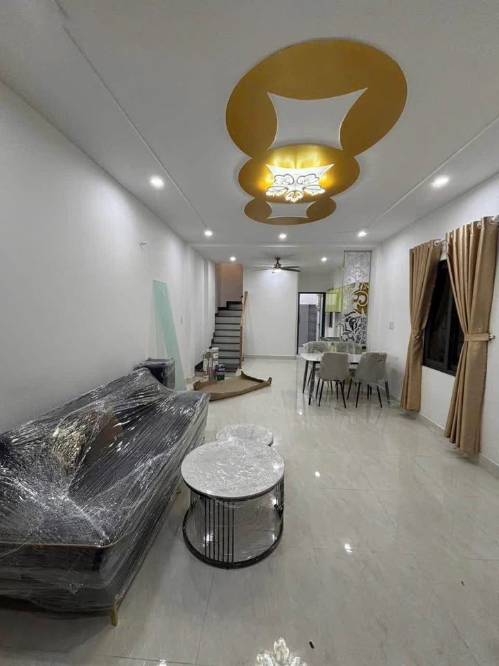 Bán nhà đẹp đường Nam Kỳ Khởi Nghĩa, Vũng Tàu 60m² chỉ 4.95 tỷ - Sẵn sàng vào ở!