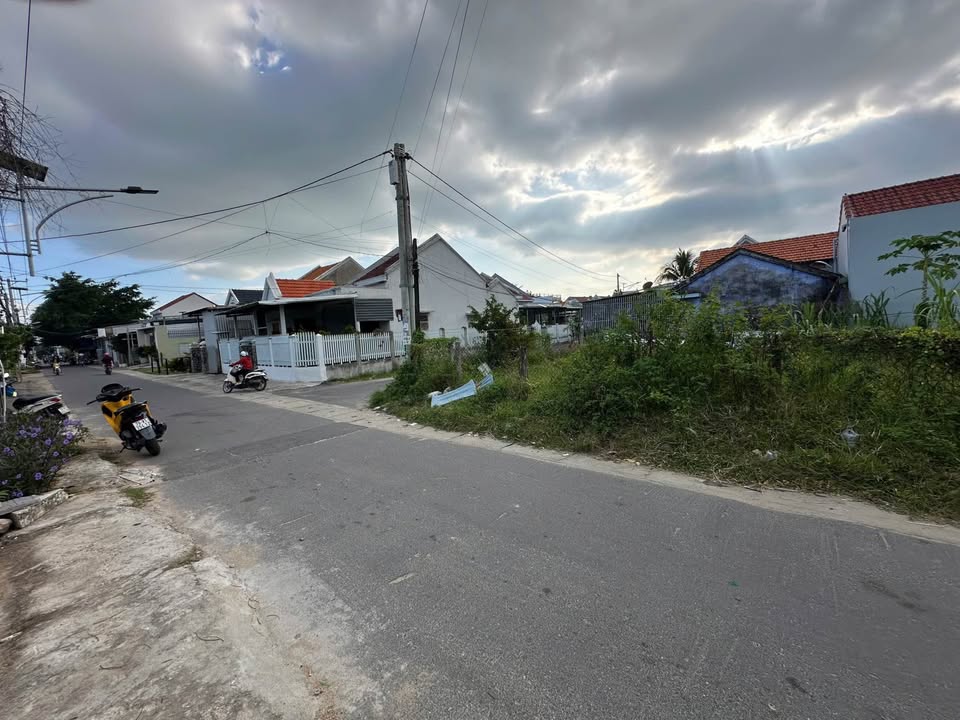 Đất hai mặt tiền Thôn Tân Đức Tây 338,9m² giá 2,8 tỷ - Cơ hội đầu tư hấp dẫn!