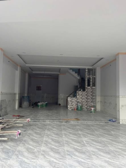 Cho thuê nhà mặt tiền đường 10m phường Đông Hòa Dĩ An 307m² giá 20 triệu - Thiết kế 7 phòng ngủ rộng rãi!