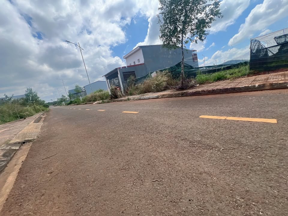 Đất nền Khu Tái Định Cư Hòa Thắng, Buôn Ma Thuột 120m² giá 2 tỷ - Tiềm năng đầu tư lớn!