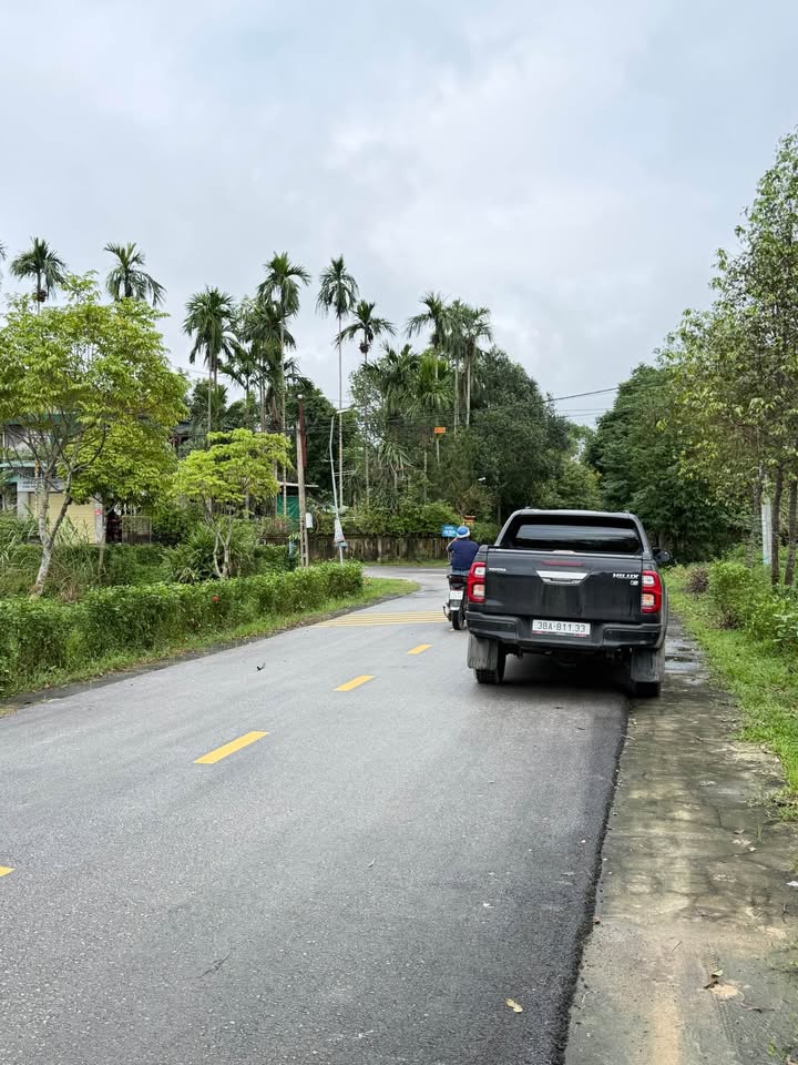 Đất nền Sơn Trung 189m² giá 900 triệu - Đường rộng thuận tiện!