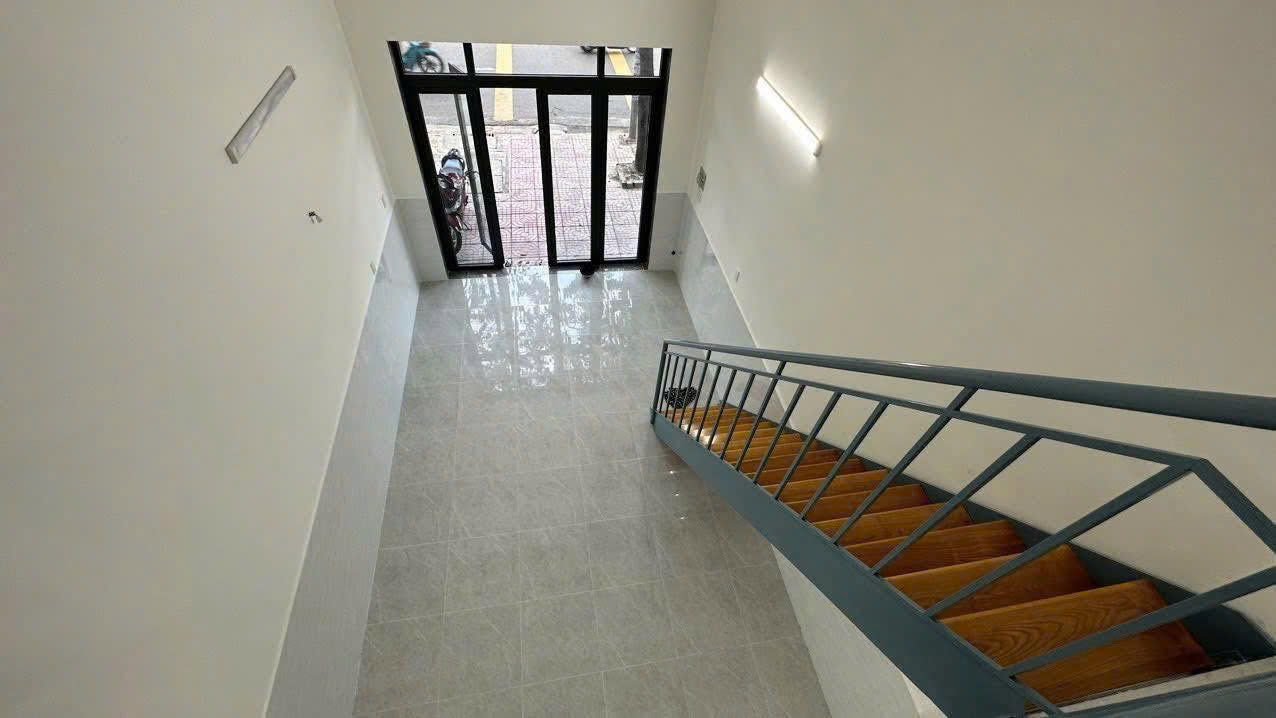 Nhà mặt tiền đường 30/4 Vũng Tàu 52m² giá 8 triệu - Đối diện sân bay, kinh doanh thuận lợi!