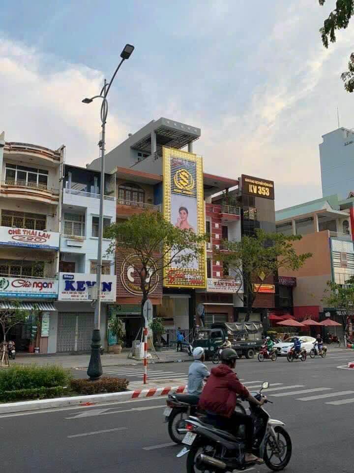 Nhà mặt tiền 349 Nguyễn Văn Linh 105m² giá 30 tỷ - Kinh doanh sầm uất!