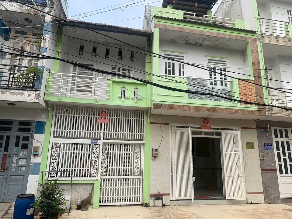 Nhà phố 3 tầng tại Bình Tân 90m² giá 5.5 tỷ - Sẵn sàng vào ở ngay!