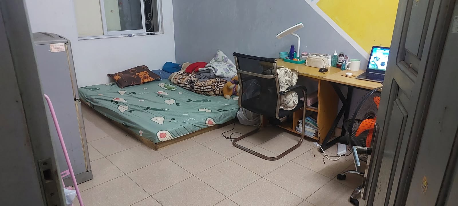 Phòng trọ cho thuê tại Cầu Giấy 15m² giá 3.3 triệu - Thoáng mát, đầy đủ tiện nghi!