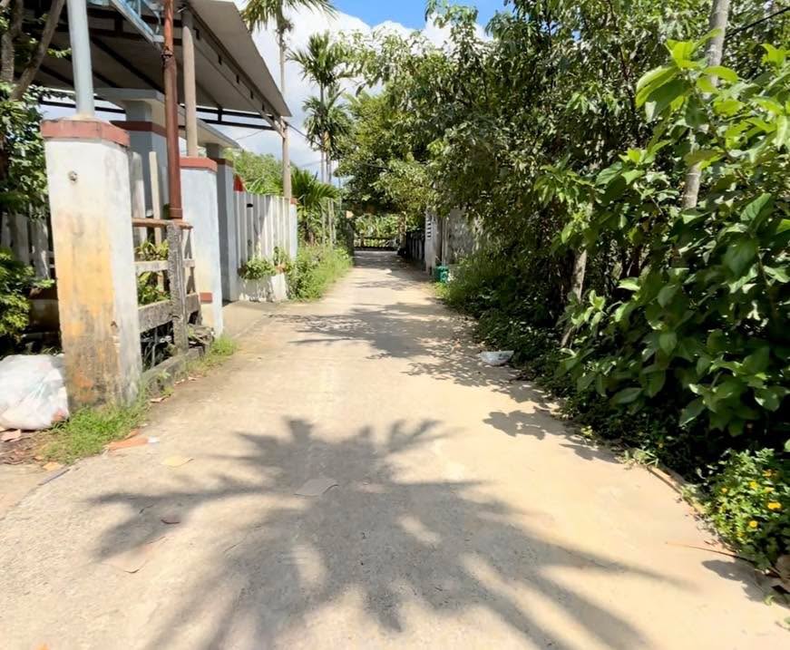 Đất nền Hòa Tiến Đà Nẵng 100m² giá 1.05 tỷ - Lô đất đẹp, vuông vức, hướng Đông!