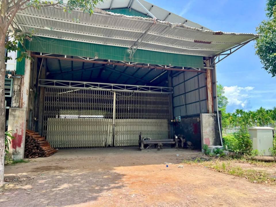 Đất nền mặt tiền Trường Chinh, Nghĩa Lộ 200m² giá 2.6 tỷ - Cơ hội đầu tư hiếm có!