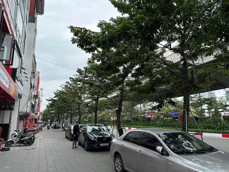 Bán nhà mặt tiền Phạm Văn Đồng 84m² giá 30 tỷ - Cơ hội hiếm có tại Cầu Giấy!