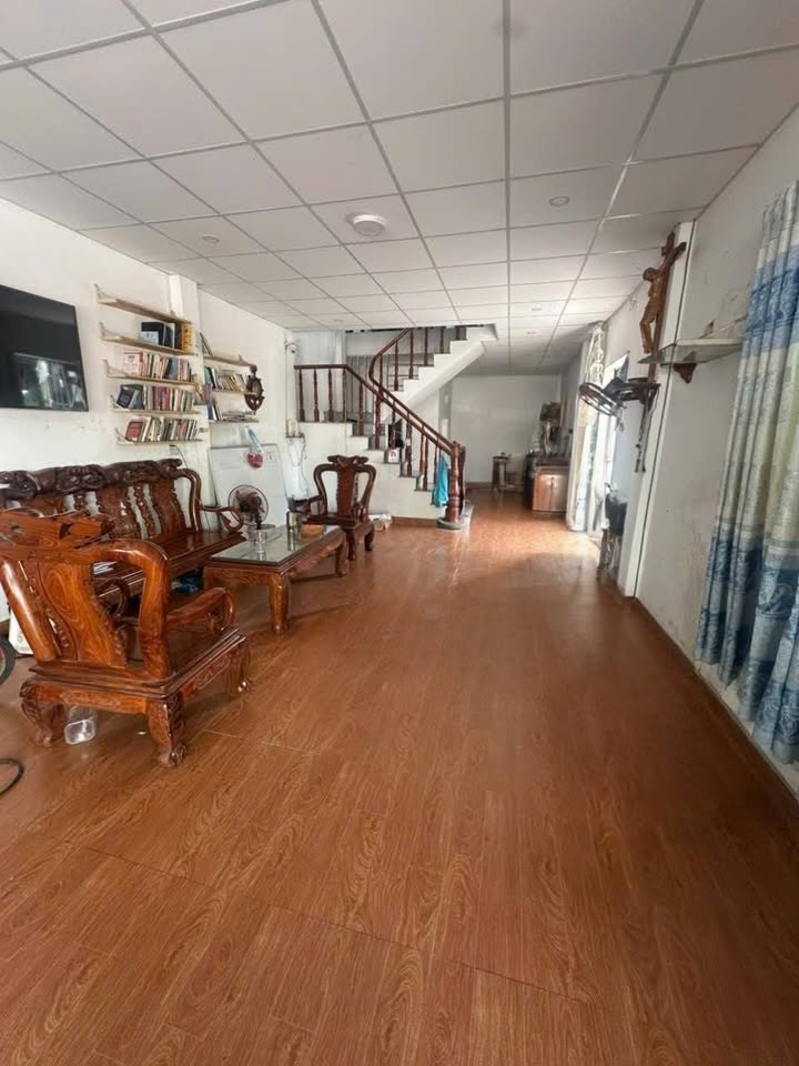 Nhà cho thuê tại Dĩ An 90m² giá 8 triệu - Thiết kế hiện đại, sẵn sàng kinh doanh!