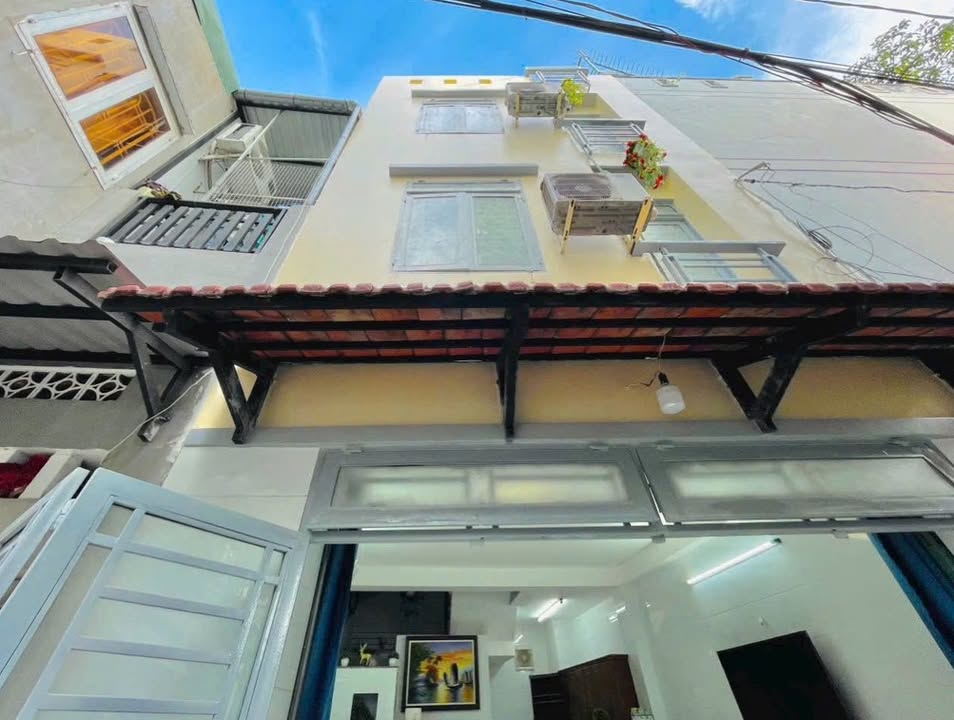 Nhà 4 Tầng Thích Quảng Đức, 80m² giá 4 tỷ - Hẻm ô tô thoáng đãng!