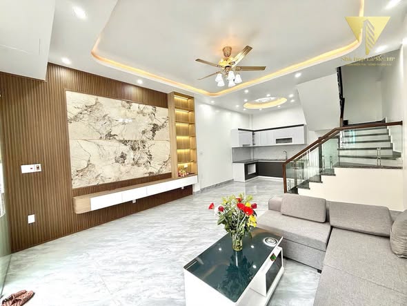 Nhà 3 tầng Trần Nguyên Hãn 46m² giá 2.86 tỷ - Full nội thất, chỉ việc ở ngay!