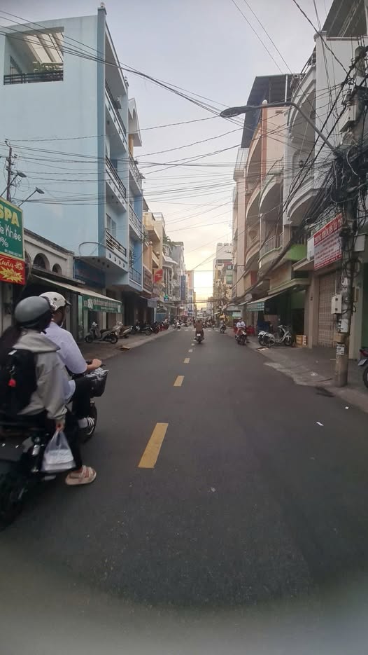 Bán nhà FrontHouse đường Nguyễn Hữu Cảnh, Châu Đốc, 123m² - Vị trí đắc địa kinh doanh!