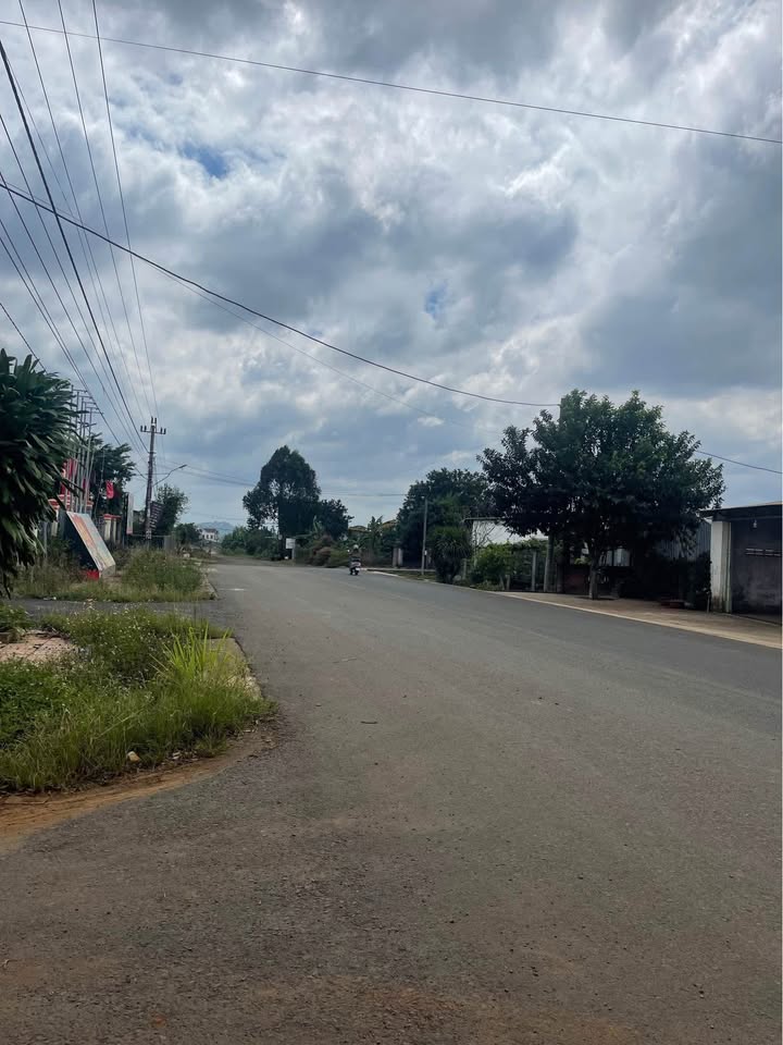 Đất nền Ea Kmút Đắk Lắk 200m² giá 400 triệu - Mặt view hồ tuyệt đẹp!