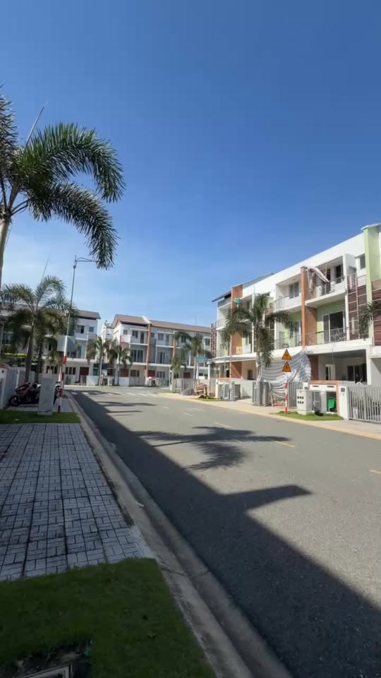 Townhouse Suncasa Hòa Phú 90m² giá 3 tỷ - Đầu tư sinh lời ngay!