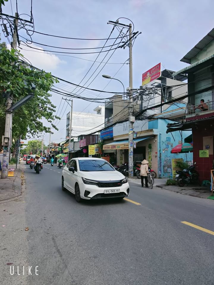 Nhà đẹp 2 tầng tại Ngã 4 An Sương, Q.12 - 3.6 tỷ - Bớt lộc