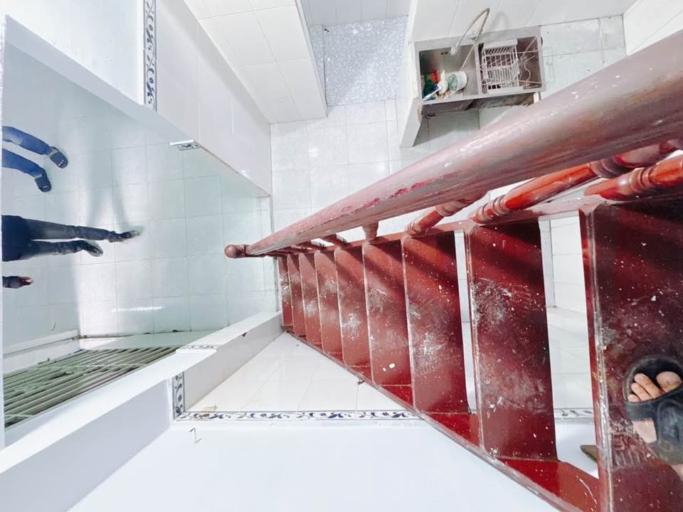 Nhà mặt tiền hẻm 414 Đoàn Văn Bơ, 36.6m² giá 3.69 tỷ - Khu dân cư yên tĩnh!