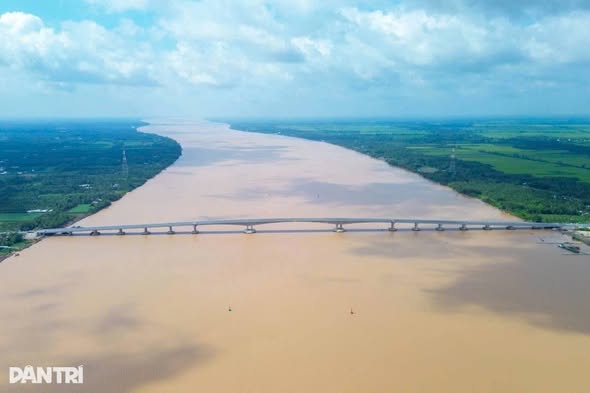 Đất nền mặt tiền đường Nam Sông Hậu 9760m² giá 14.884 tỷ - Cơ hội đầu tư hấp dẫn!