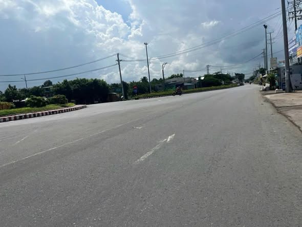 Đất mặt tiền Quốc lộ 57B, Chợ Lách 1073m² giá 2.9 tỷ - Cơ hội đầu tư hấp dẫn!